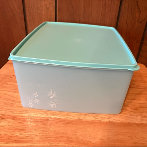 Tupperware FreezerMate Large Container - Picture 5 of 7